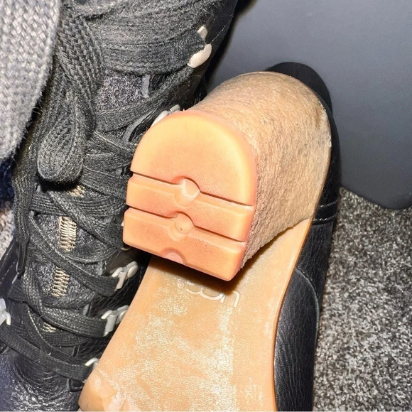 UGG Lace UP Leather Heeled Boots Size 9 - Picture 6 of 9